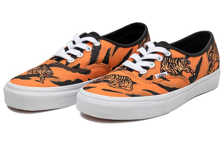 Vans Unisex Authentic Low Top Sneakers Black/Orange 6