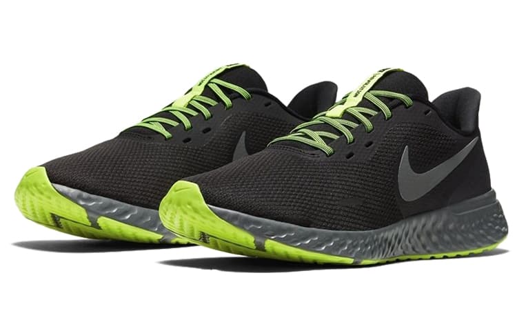 Nike Revolution 5 'Black Volt Green' 6