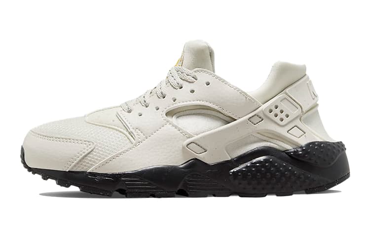 Nike Huarache Run 'Light Bone Black' GS 2