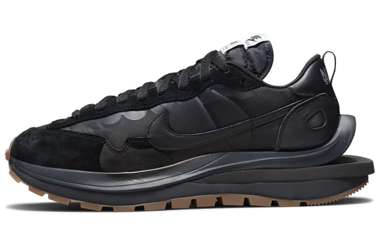 Nike Vaporwaffle Sacai Black Gum 2