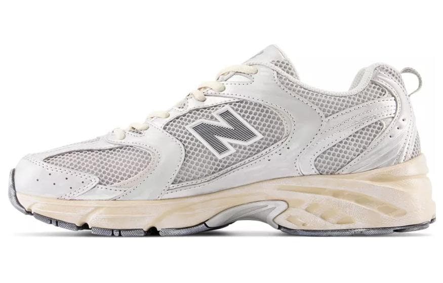 New Balance 530 Vintage Silver Metallic Moonbeam 2
