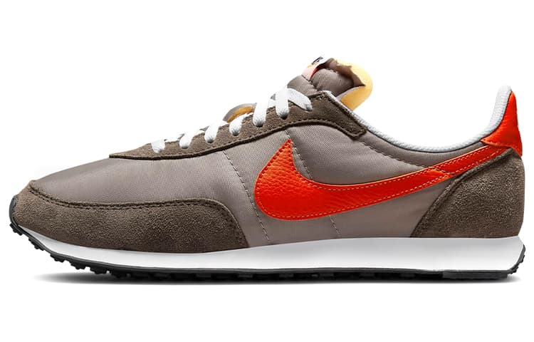 Nike Waffle Trainer 2 Moon Fossil Team Orange 2