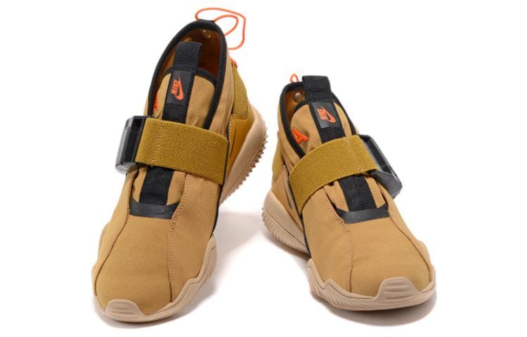 Nike ACG.07.KMTR Golden Beige 6