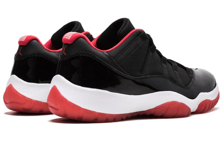 JORDAN 11 Retro Low Bred 6