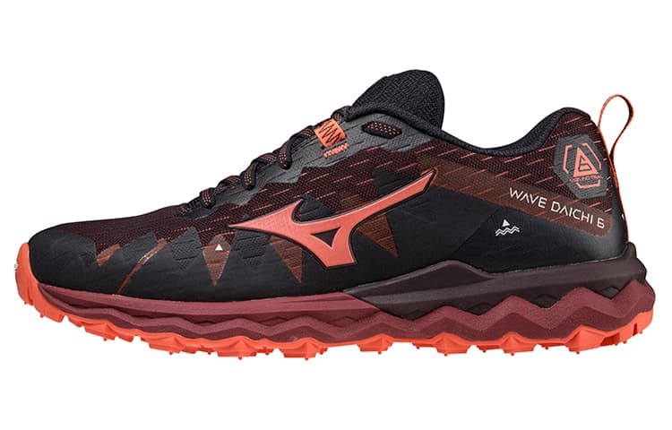 Mizuno Wave Daichi 6 Breathable Low-Top Running Shoes Women's Black Red 2