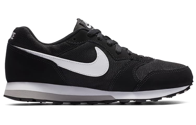 Nike MD Runner 2 Black White GS 4