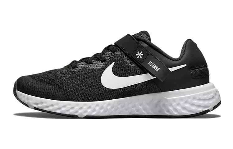 Nike Revolution 6 FlyEase 4E 'Black White' GS 2