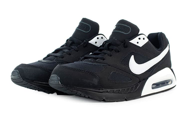 Nike Air Max IVO Black White GS 4