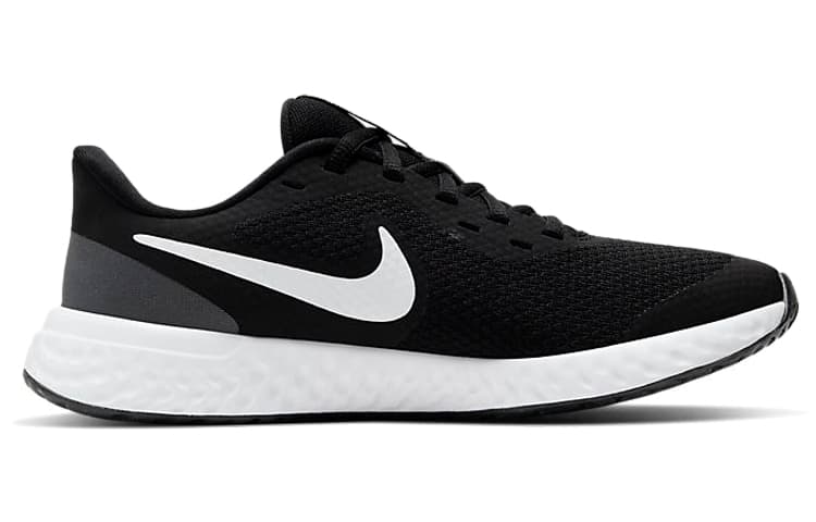 Nike Revolution 5 'Black White' GS 3