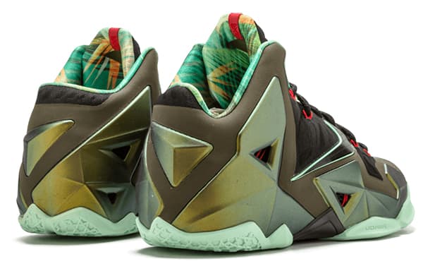 SNike LeBron 11 King's Pride Men's 6