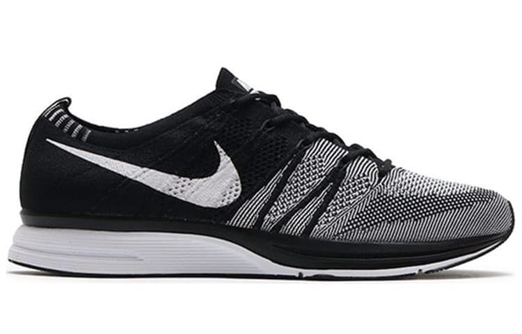 Nike Flyknit Trainer Oreo 3