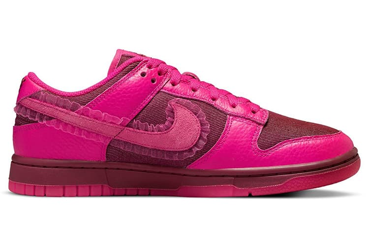 Nike Dunk Low Valentine's Day 2022 Women's 3