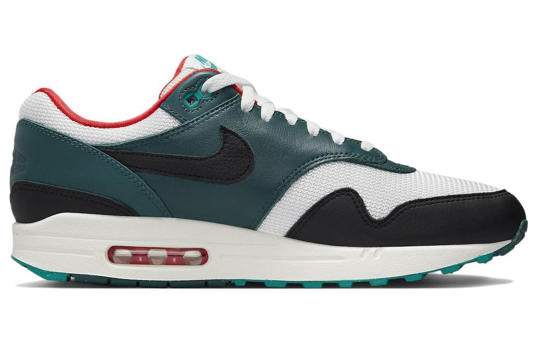 Nike Air Max 1 LeBron James Liverpool F.C. 3