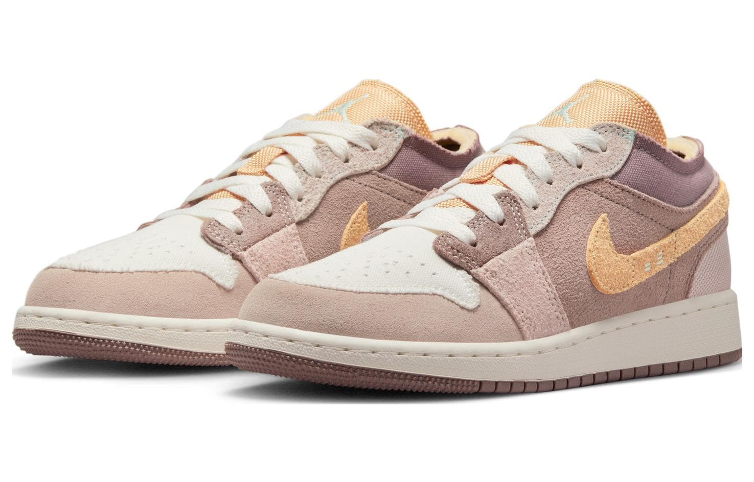 Jordan 1 Low SE Taupe Haze GS 4