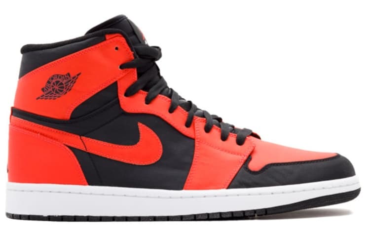Jordan 1 Retro Max Orange 3