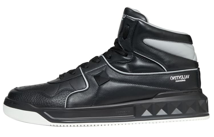 Valentino One Stud Stylish Skateboarding Shoes Men's Black 2