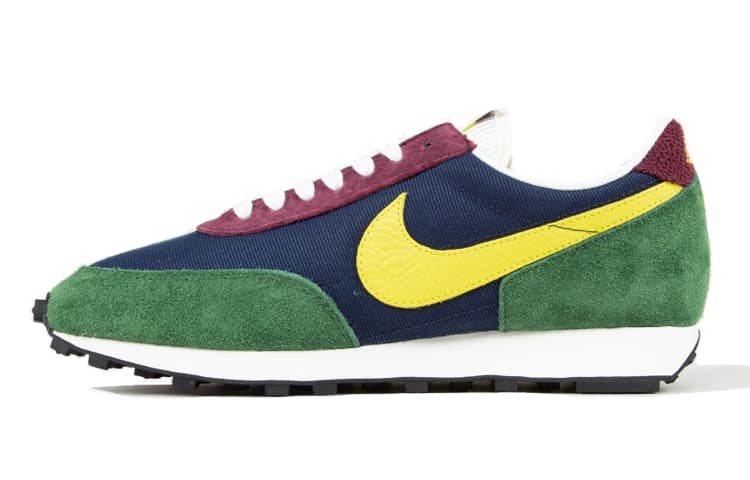 Nike Daybreak Obsidian Dynamic Yellow 2