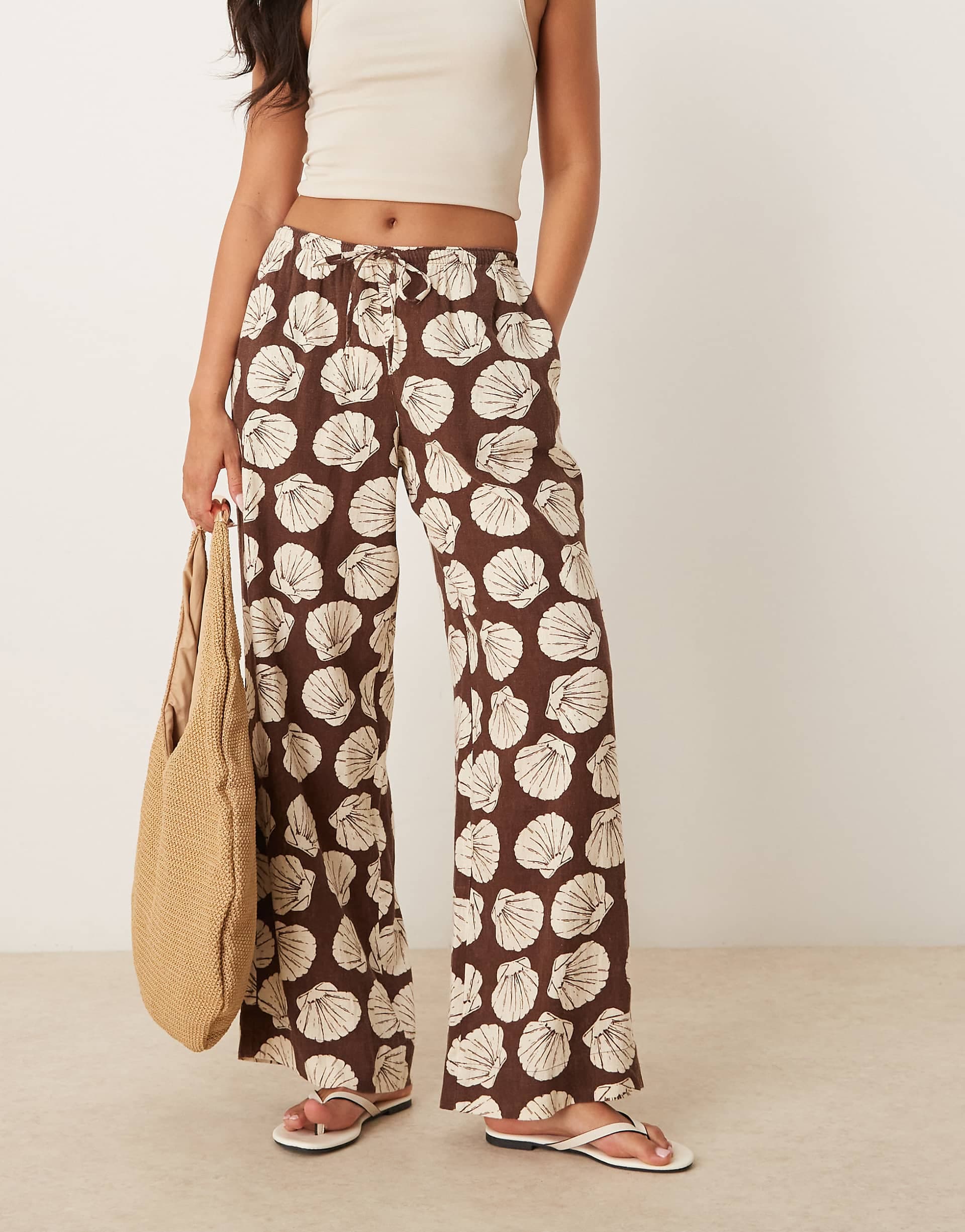 Abercrombie & Fitch linen blend wide leg pull on pants in brown shell print