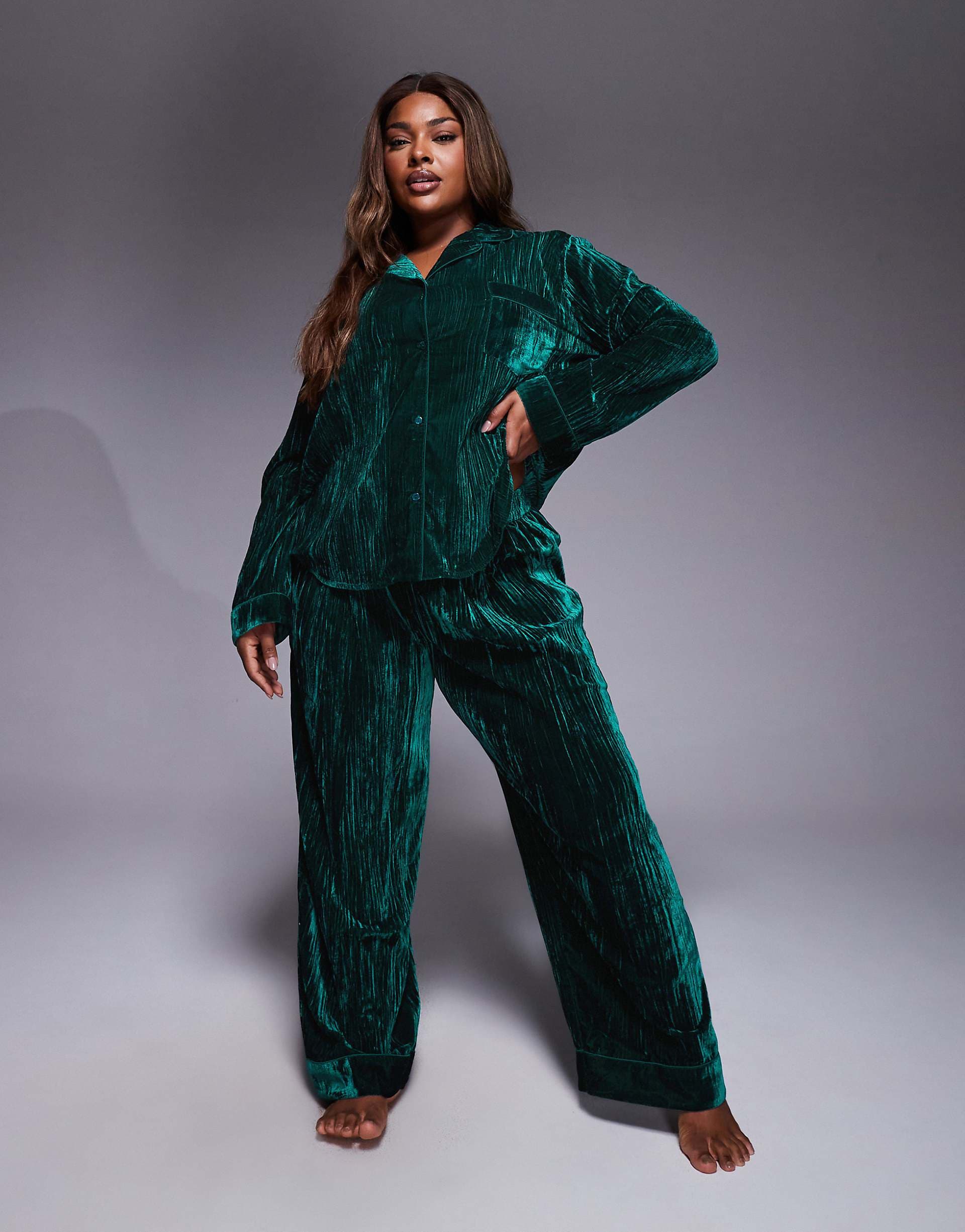ASOS DESIGN Curve velvet texture pajama set in emerald green