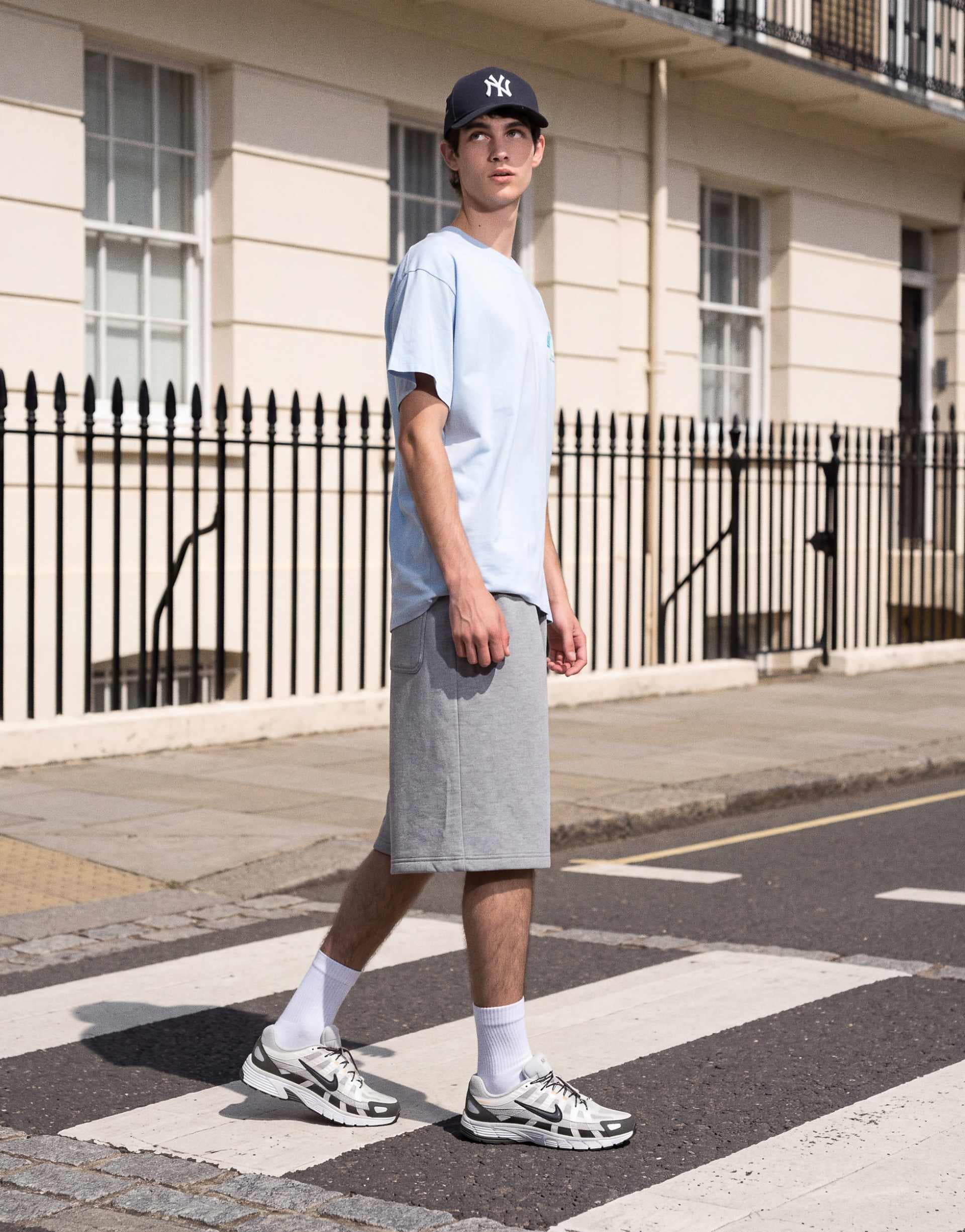 Weekday Simon jersey shorts in gray melange in Scuba-Style Fabric