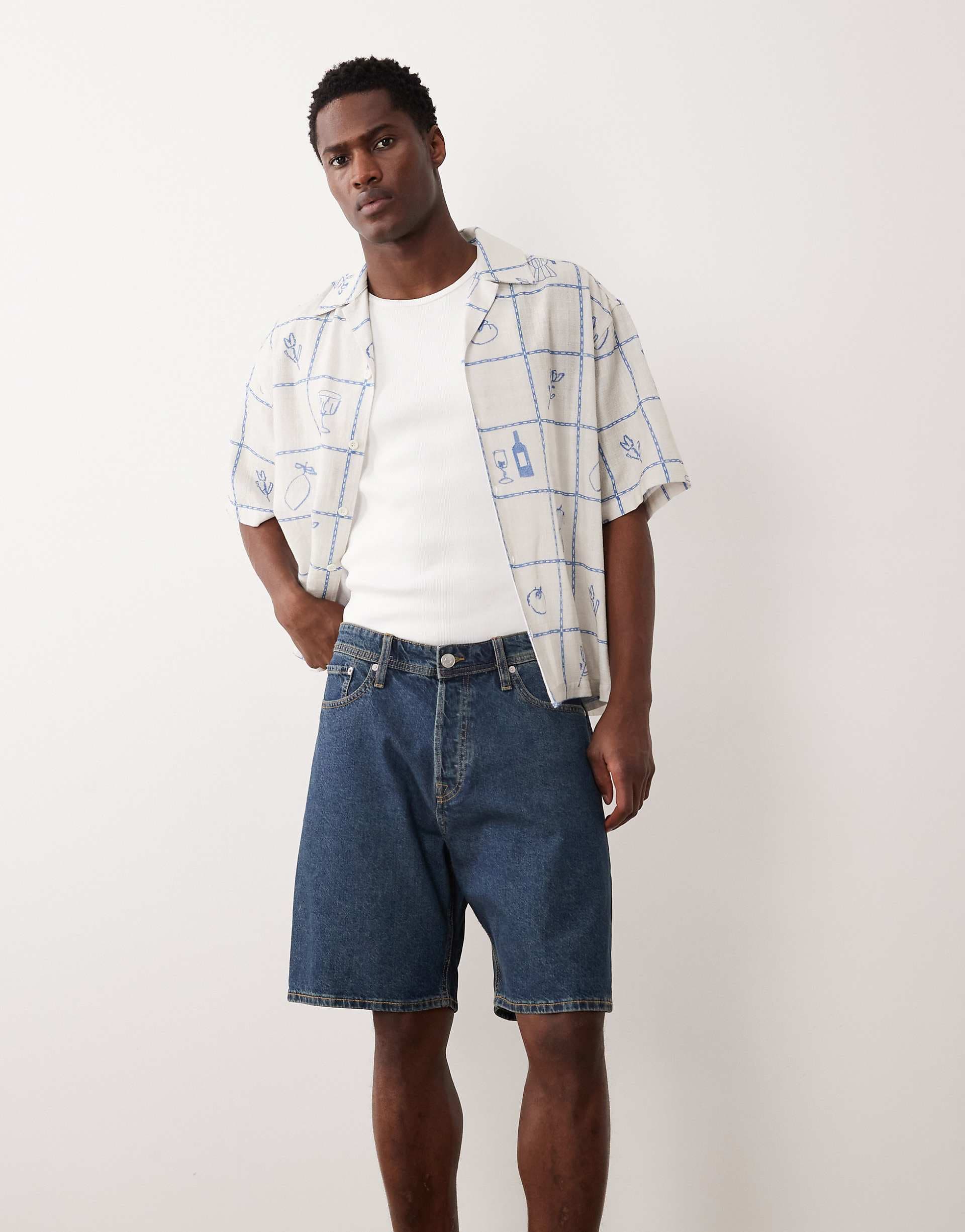Jack & Jones Tony loose shorts in mid blue