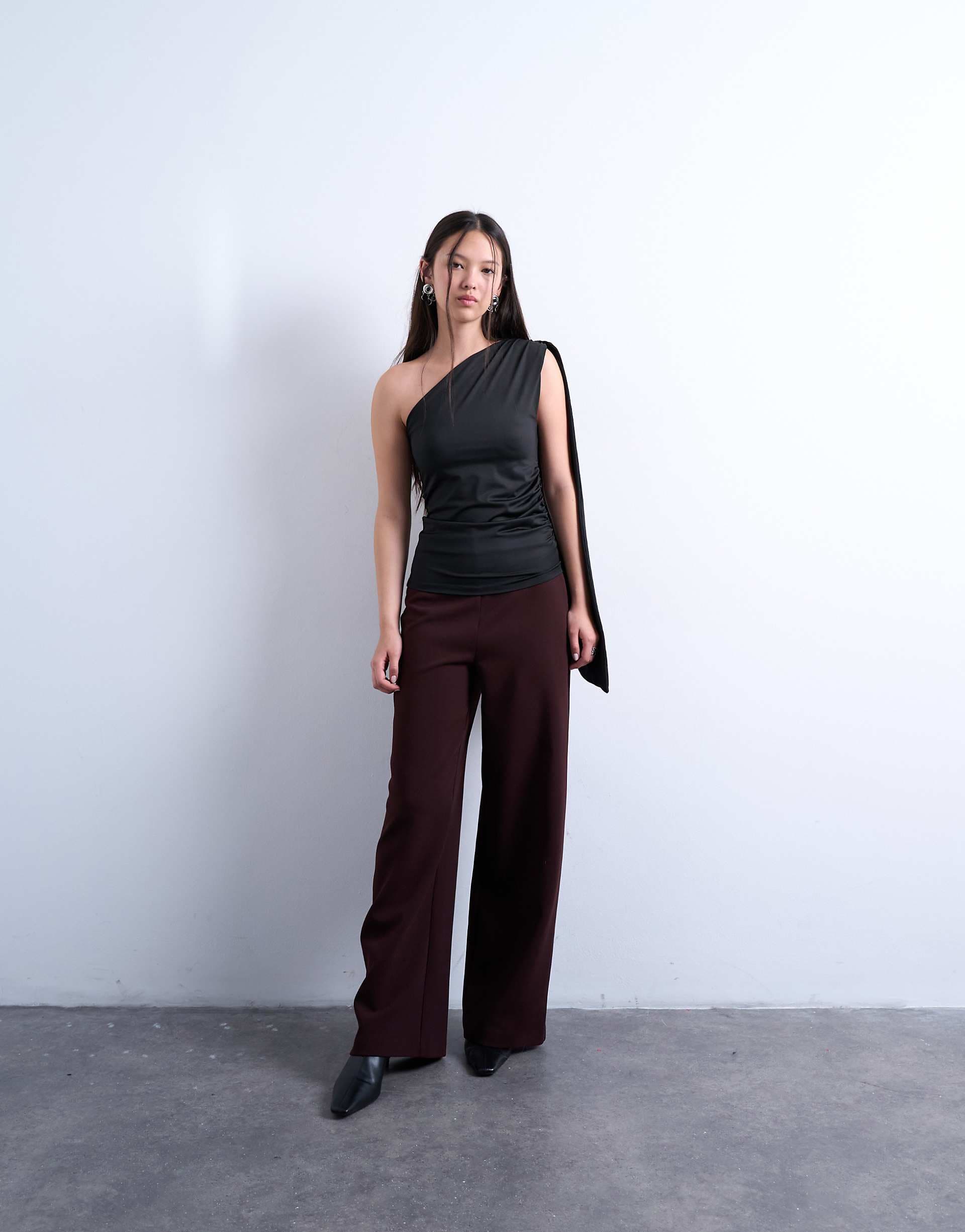 Topshop clean pull on tailored pants in burgundy
