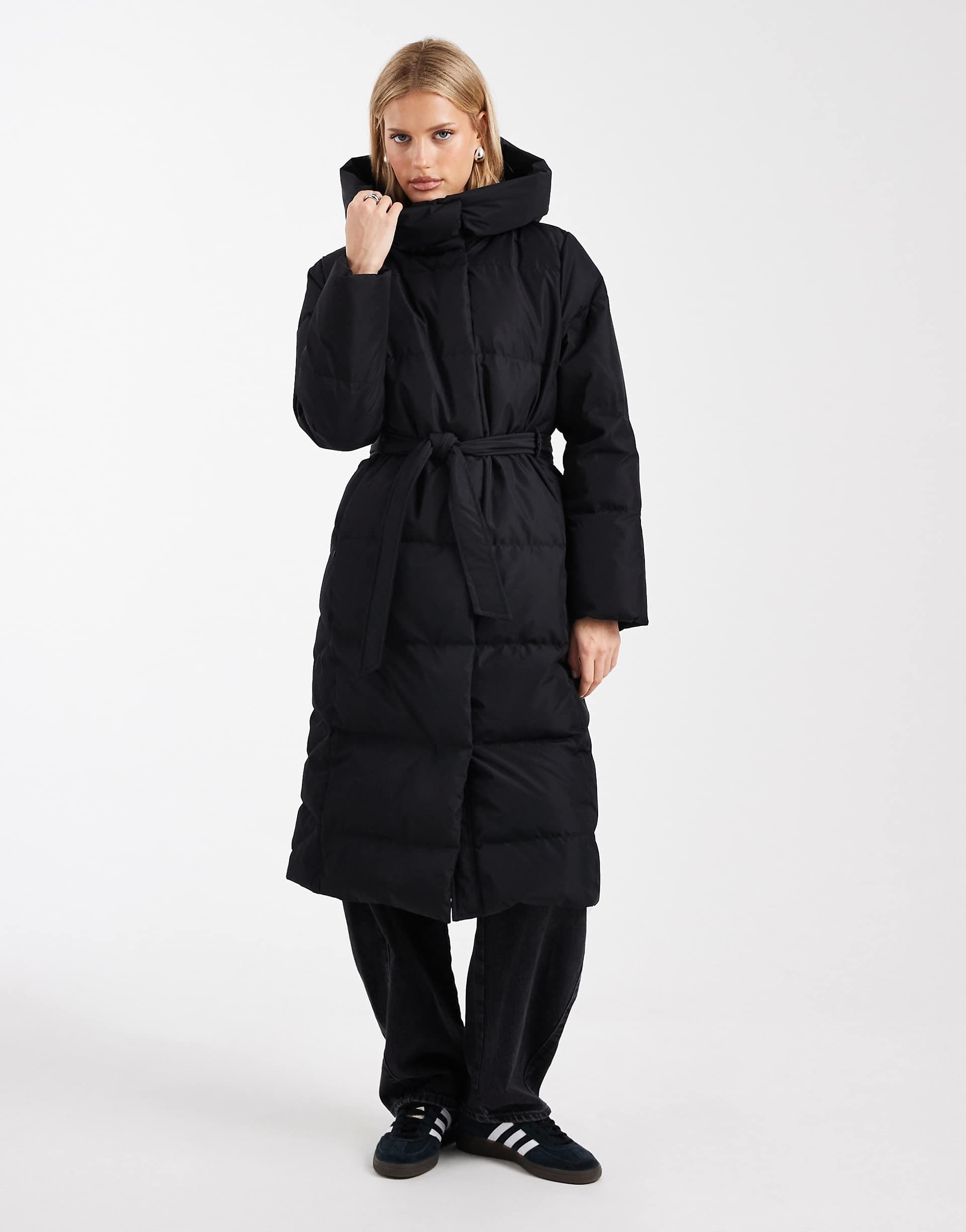 ONLY belted puffer coat in black