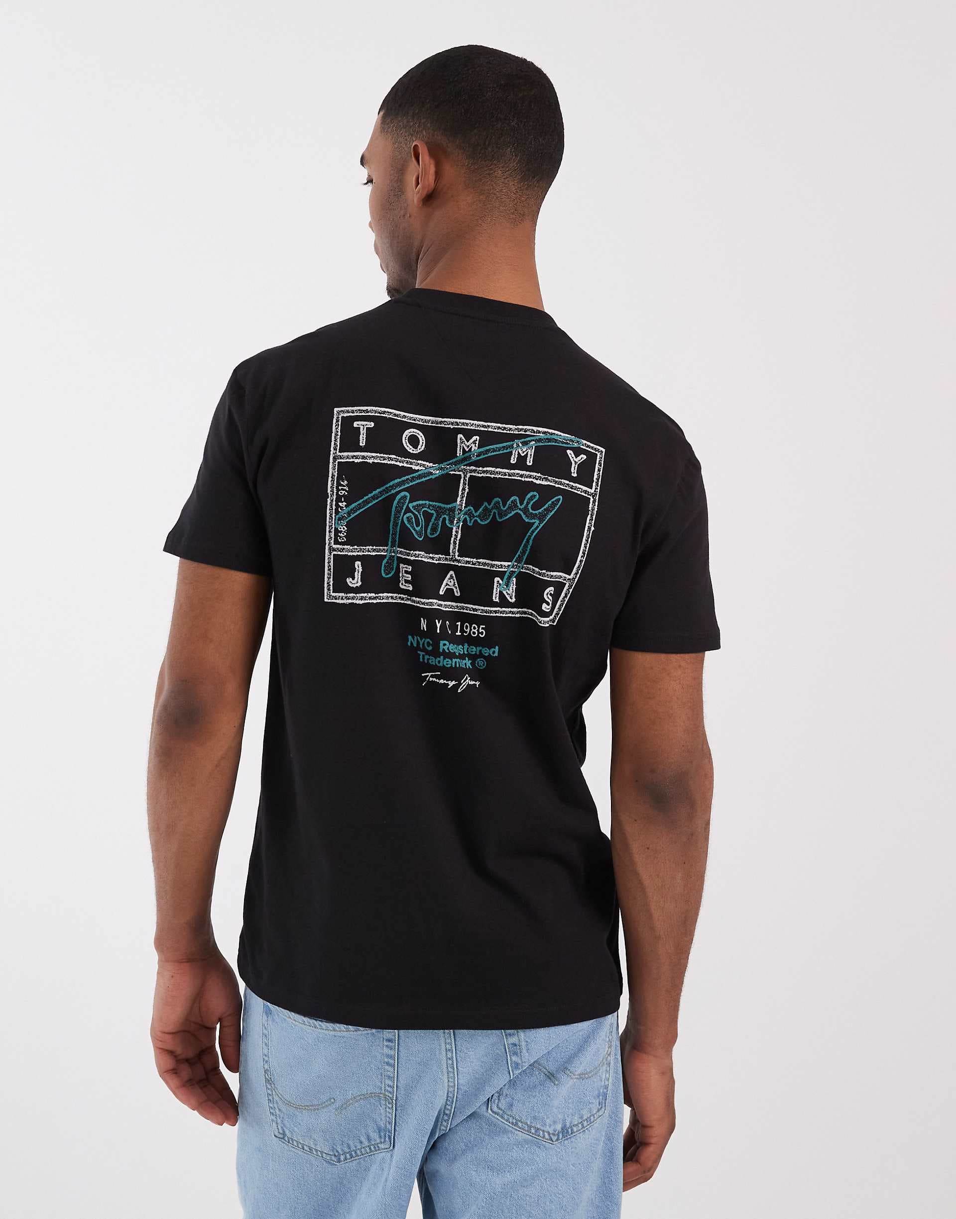 Tommy Jeans regular flag logo with signature detail T-shirt in black