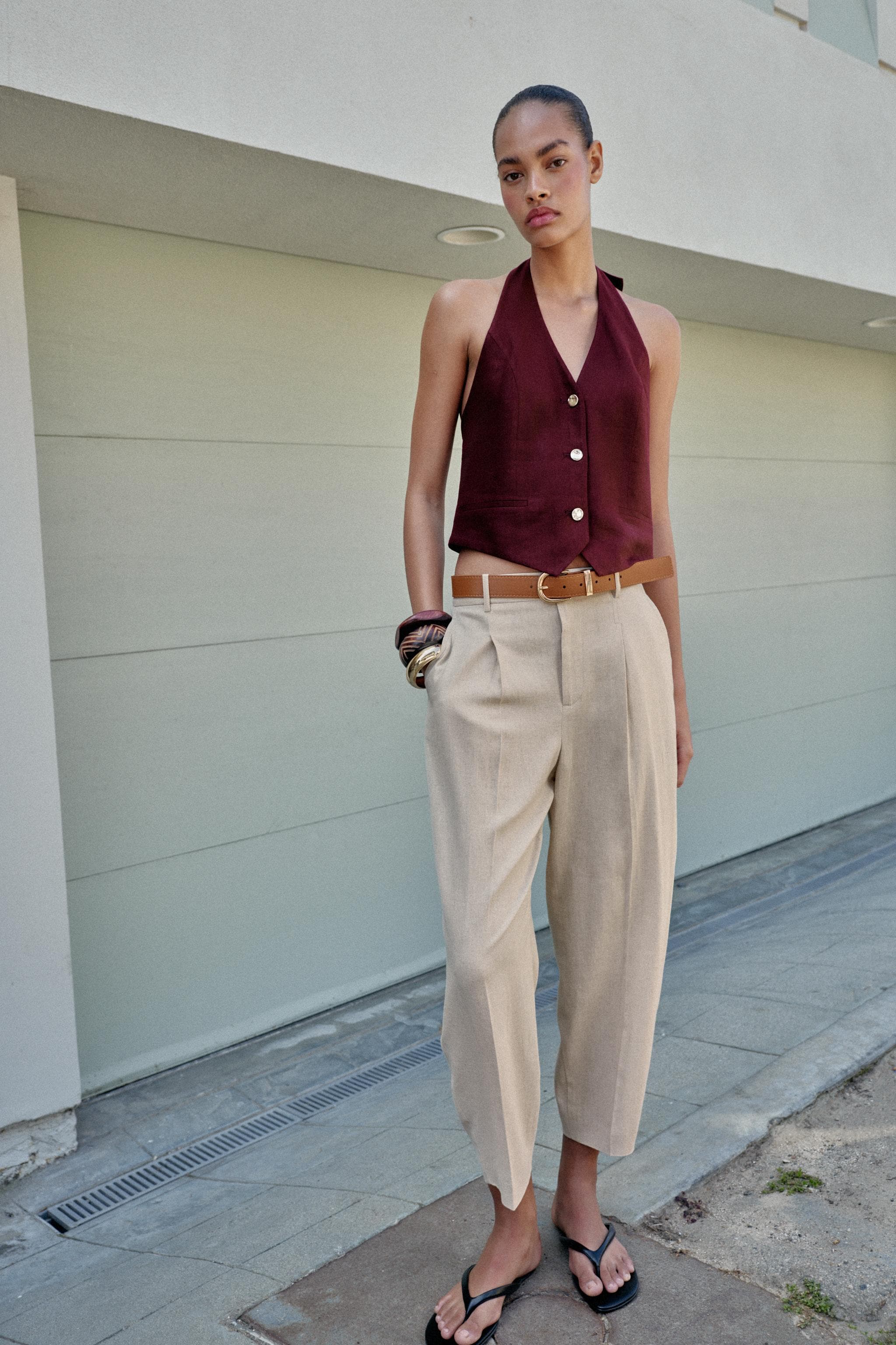 LINEN BLEND CROPPED TROUSERS WITH BELT AND DARTS