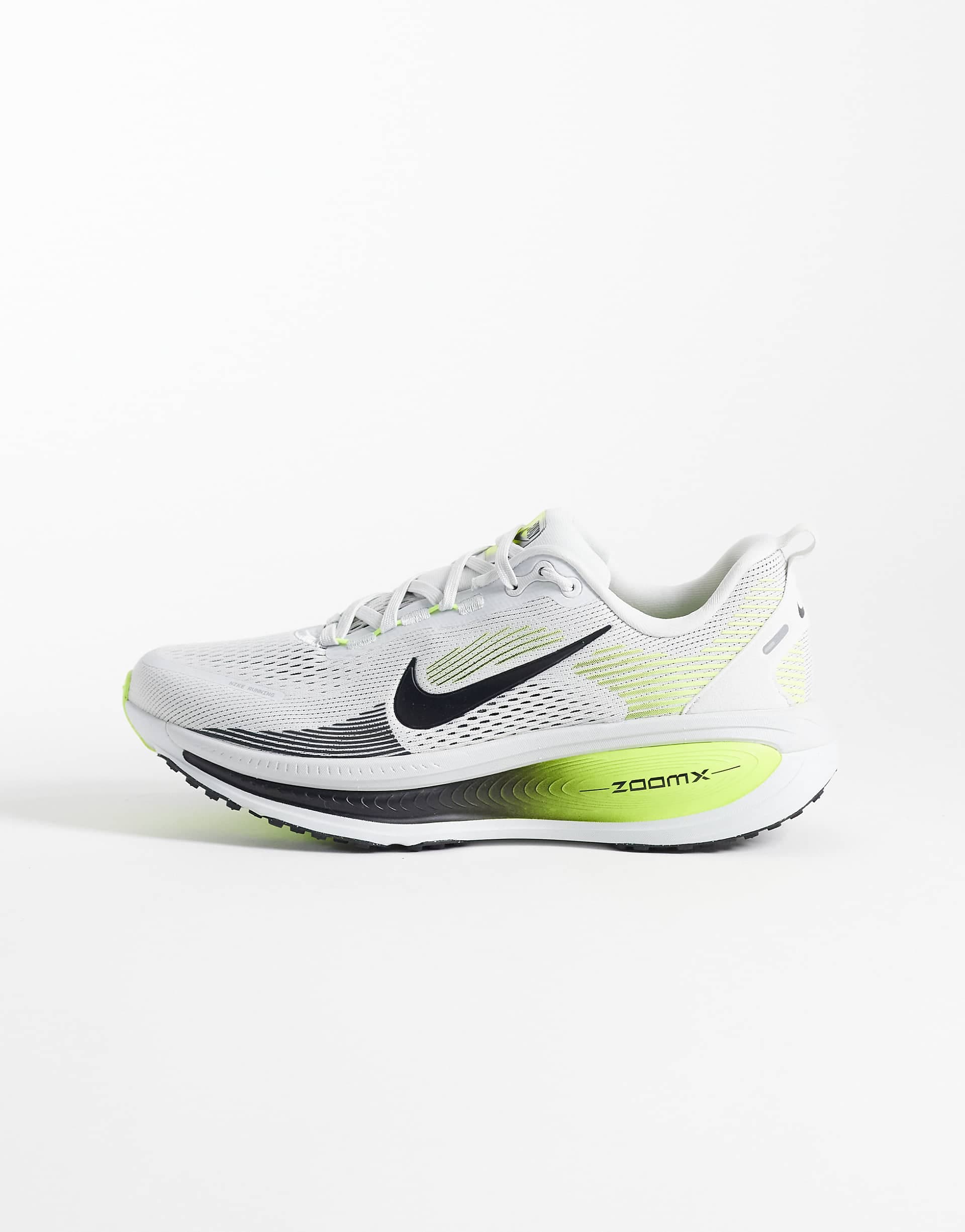Nike Running Vomero 18 sneakers in white and yellow