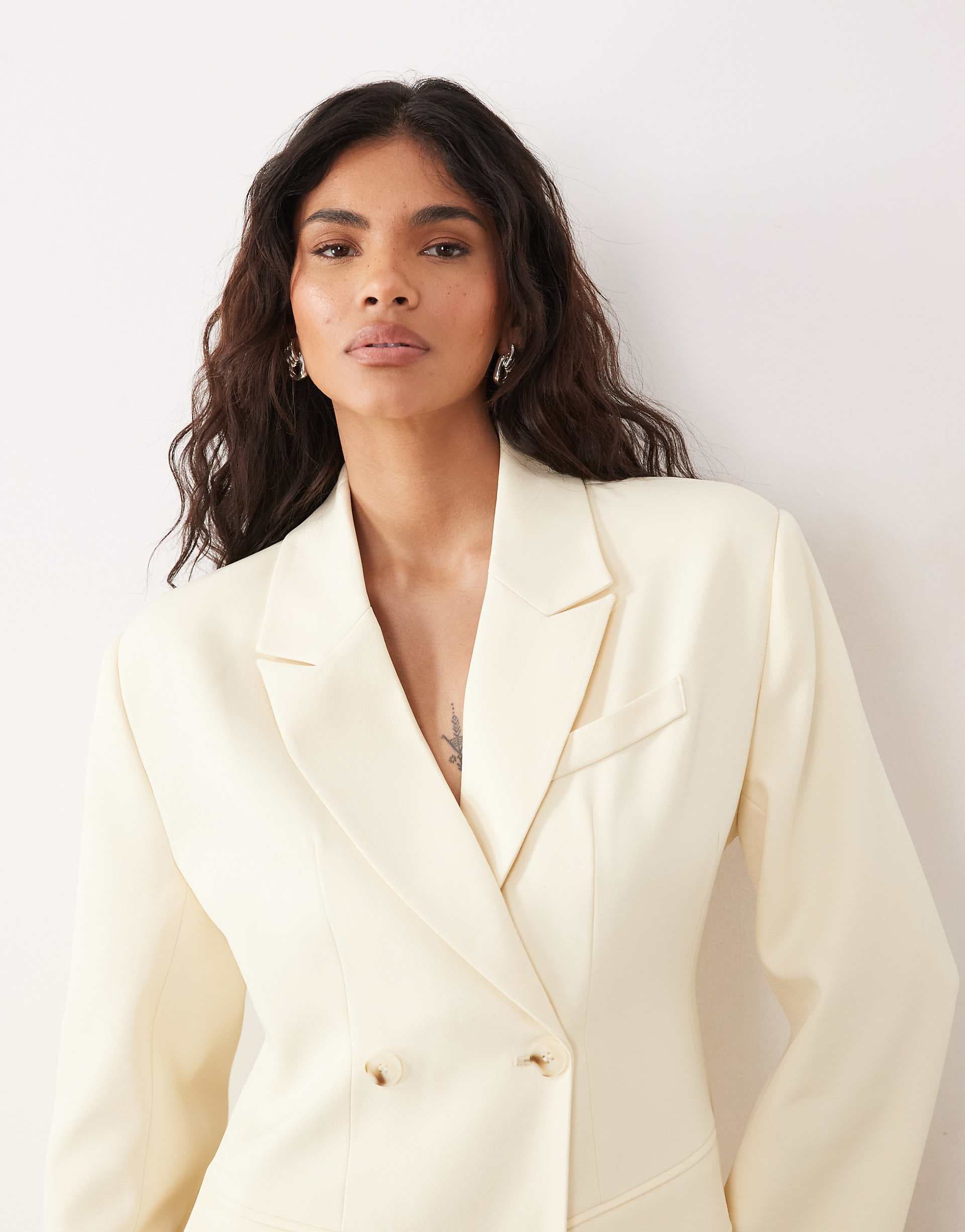 Gina Tricot shaped blazer in light yellow