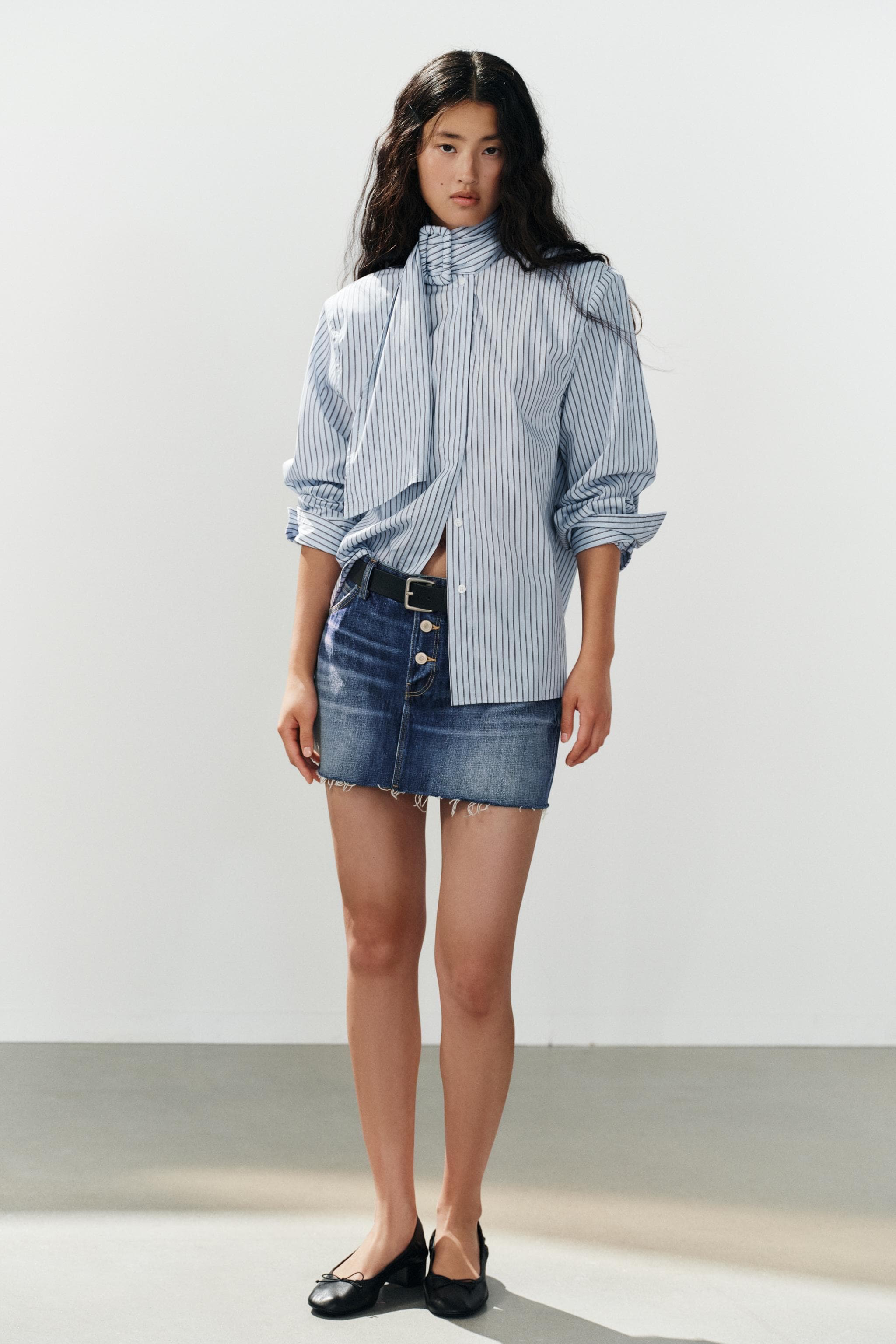 STRIPED BUCKLE SHIRT WITH SHOULDER PADS