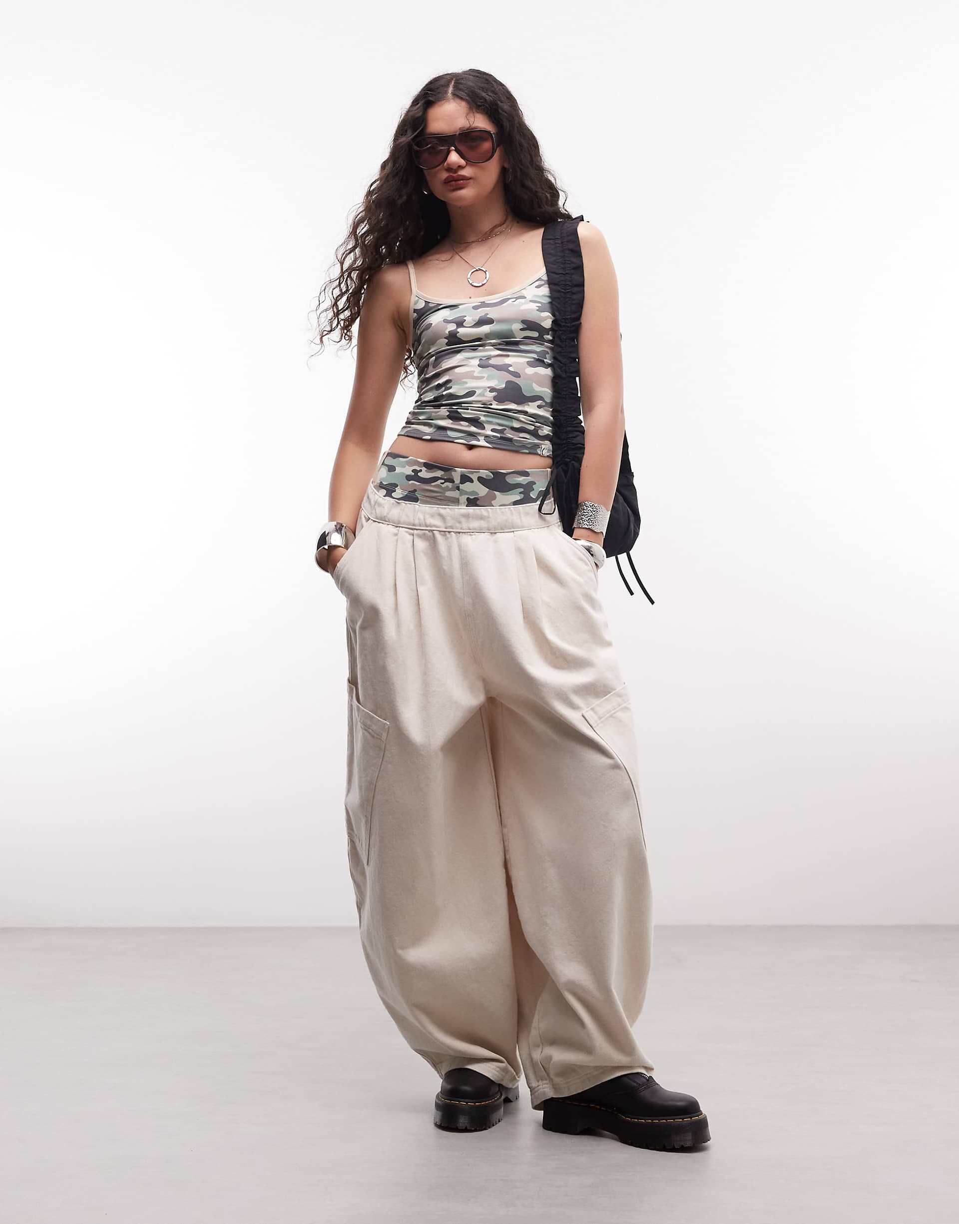 COLLUSION XL balloon cargo pants in off white