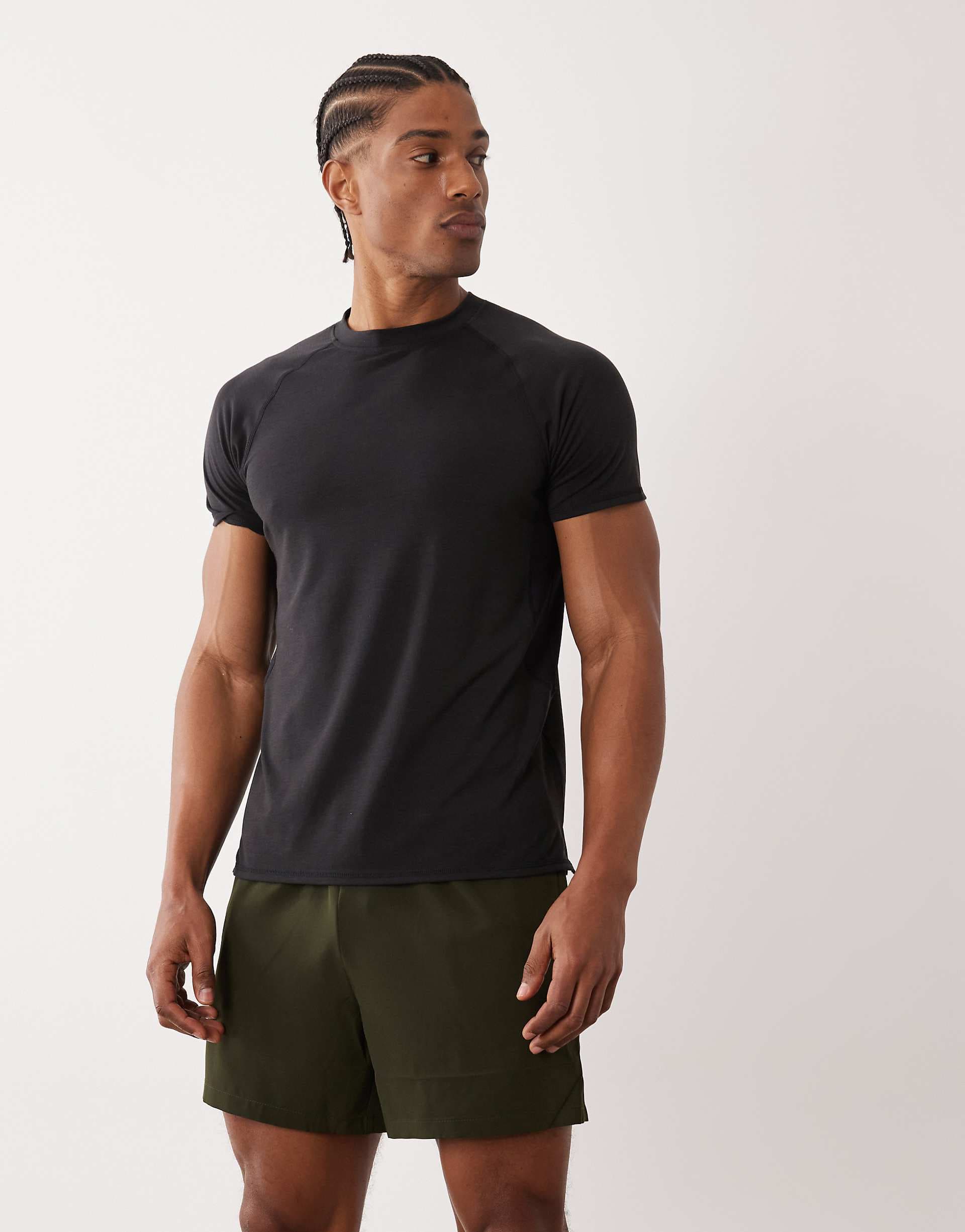 4505 lightweight performance jersey running t-shirt with breathable mesh panels in black
