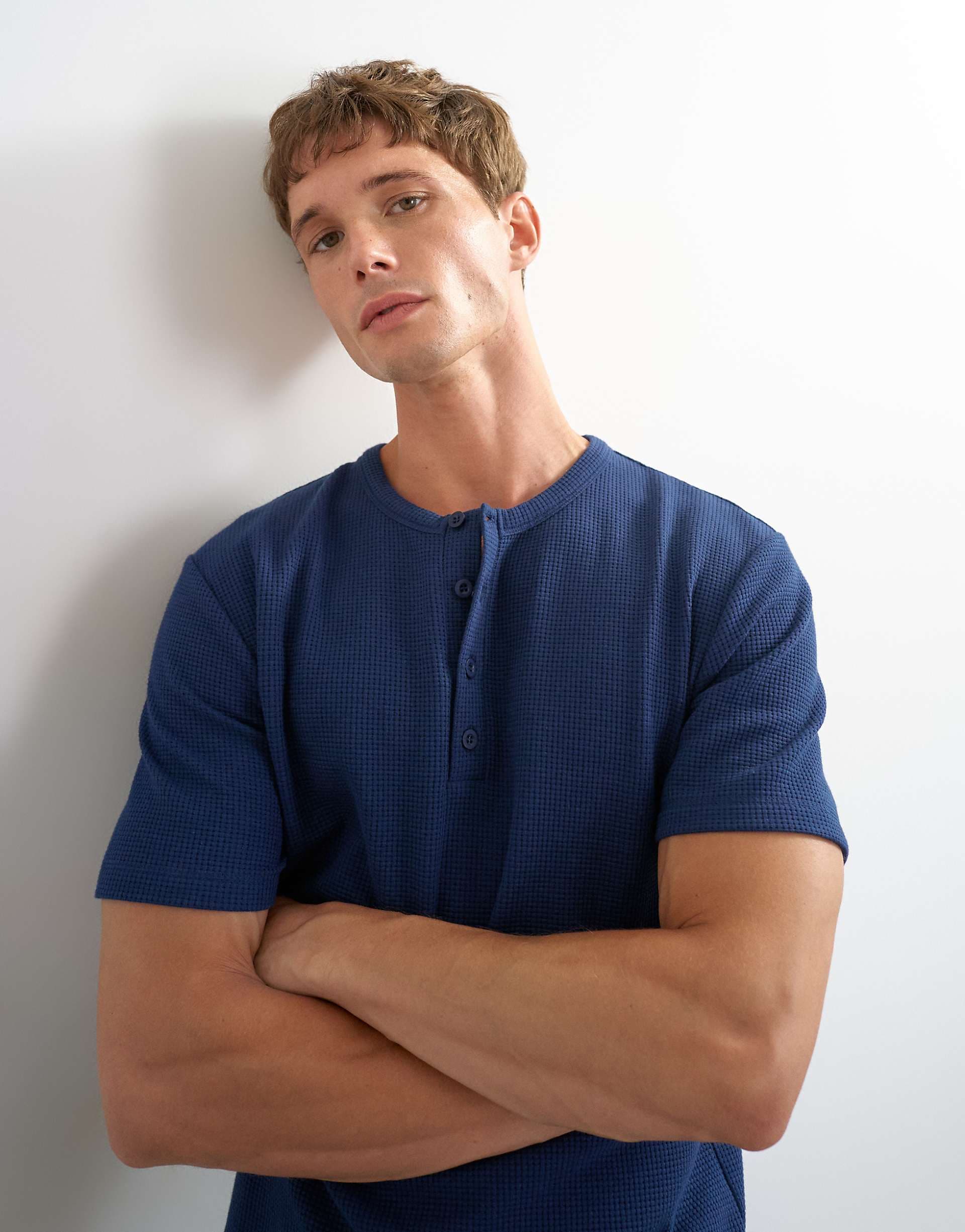 Topman slim fit short sleeve waffle knit henley neck polo shirt in navy