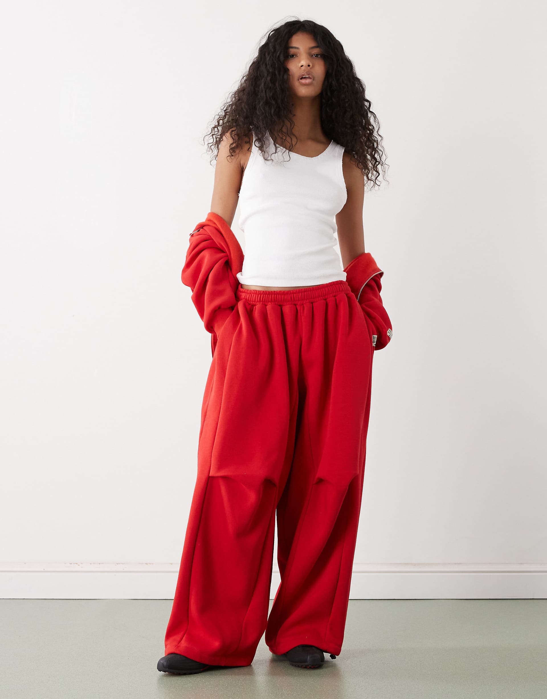COLLUSION XL baggy sweatpants in red