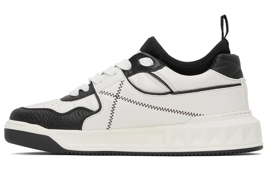 Valentino One Stud Low Top Skateboard Shoes Men's White Black