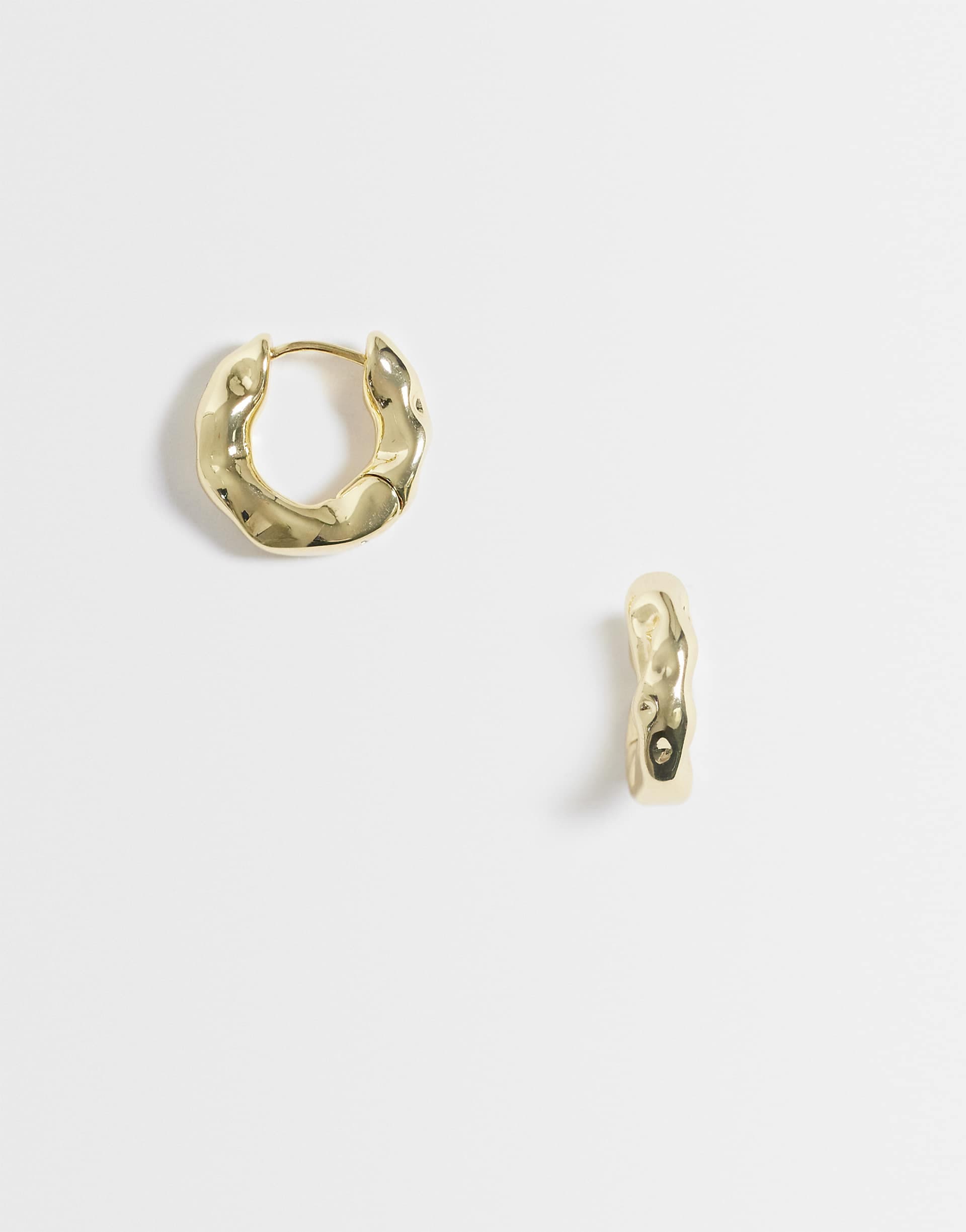 Kingsley Ryan 18.5mm molten chunky hoop earrings in 14kt gold-plated brass