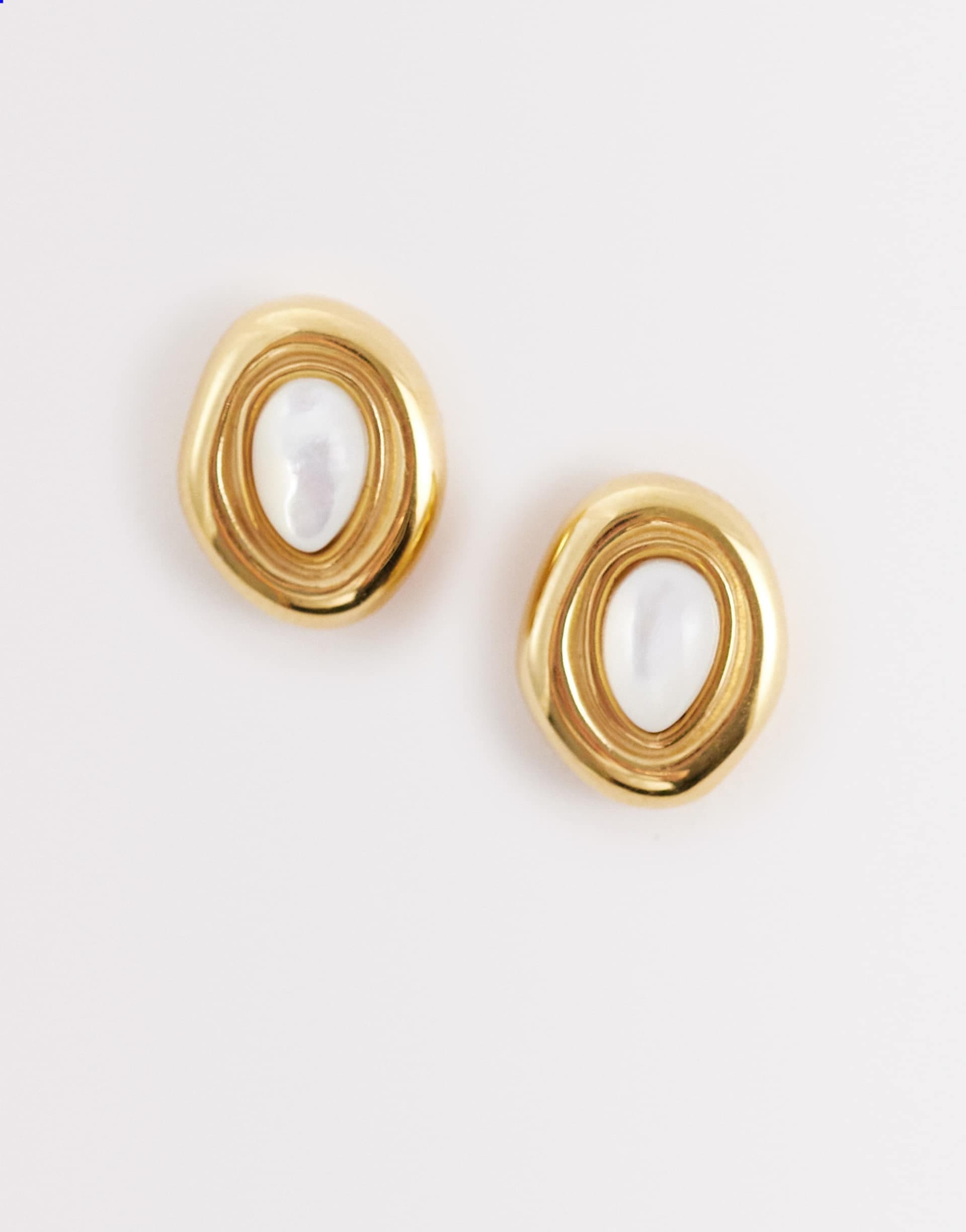 Abbott Lyon pearl molten stud earrings in 18k gold plated stainless steel