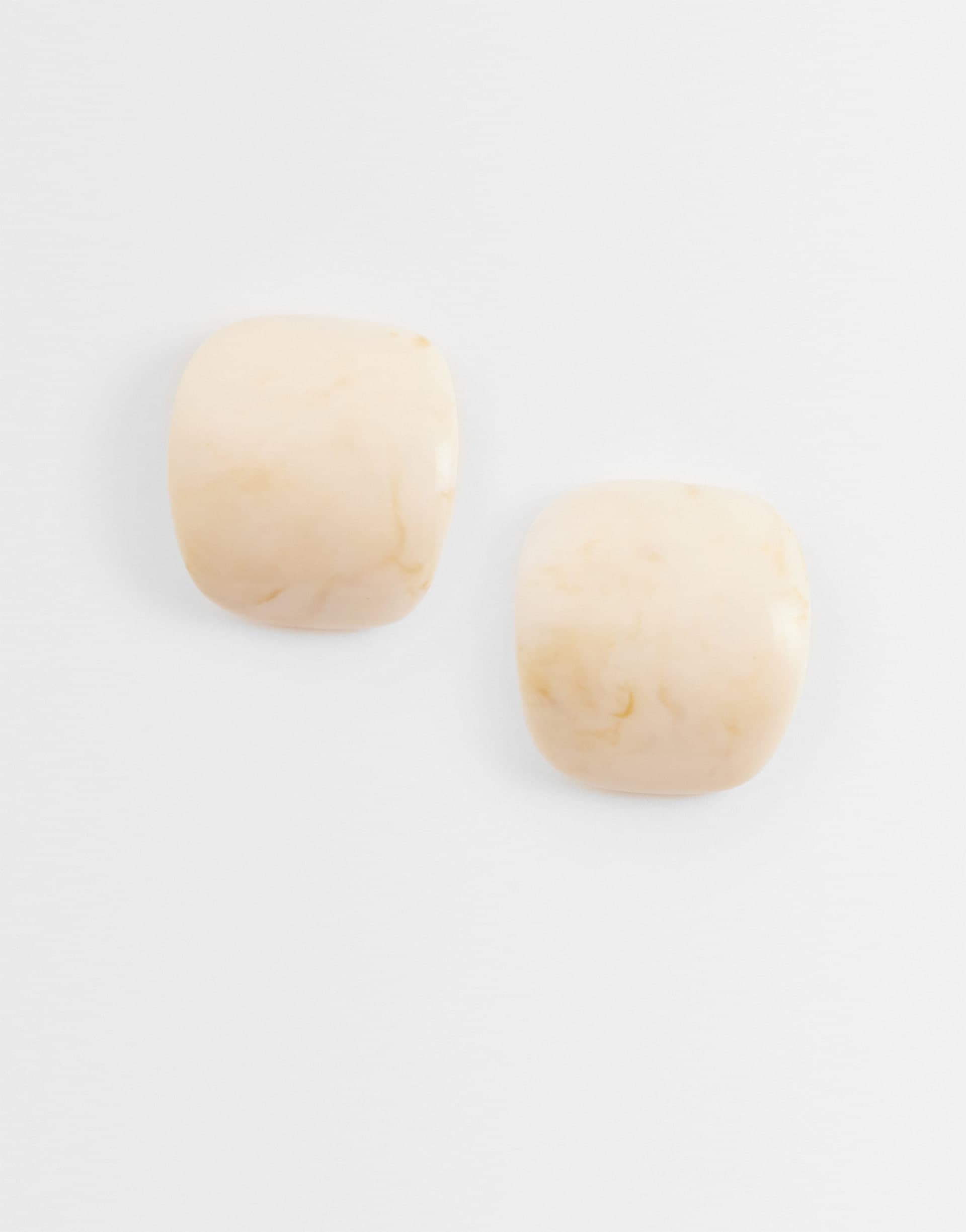 DesignB London marbled stud earrings in beige