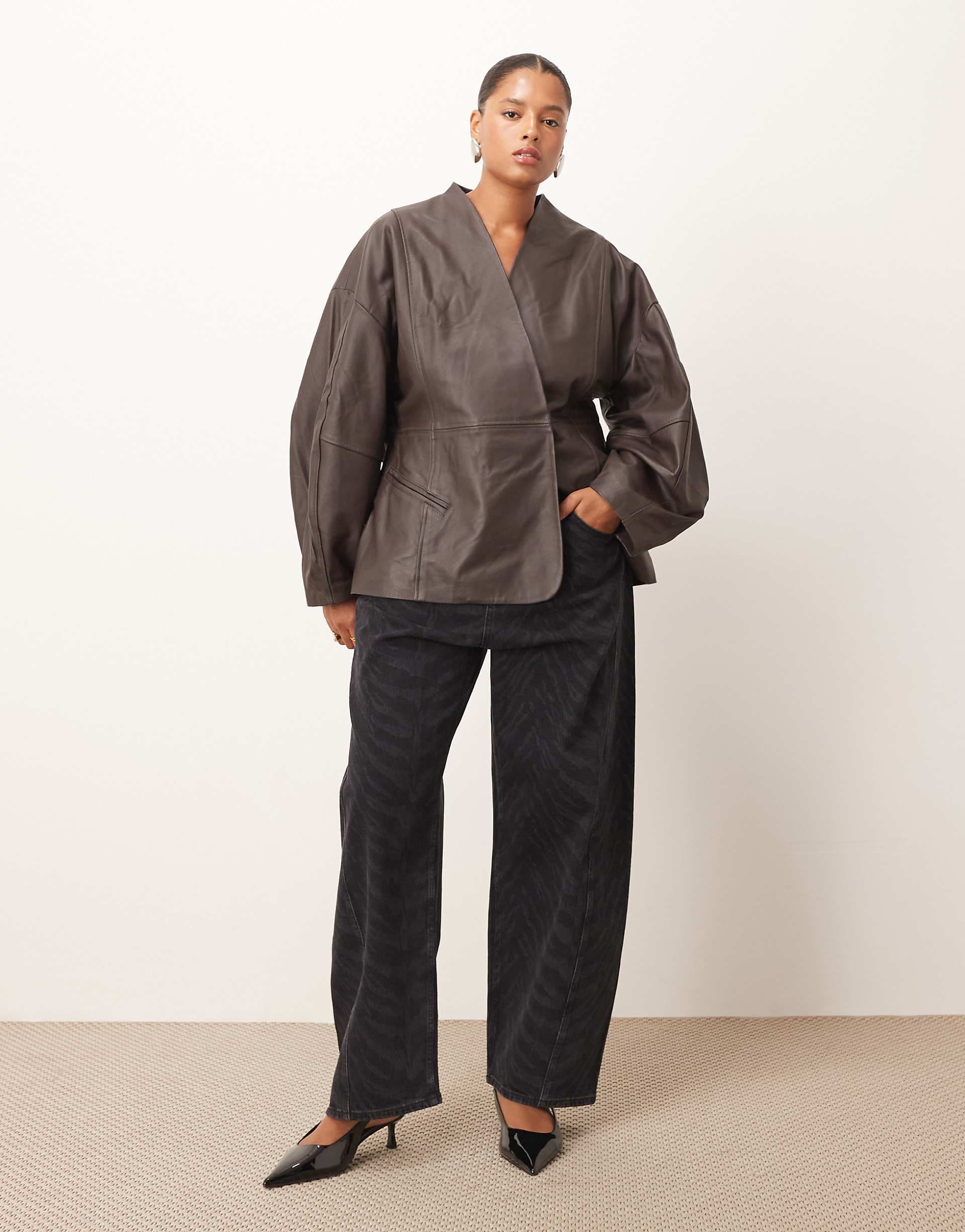 ARRANGE Curve Franklyn seam detail barrel jeans in zebra black