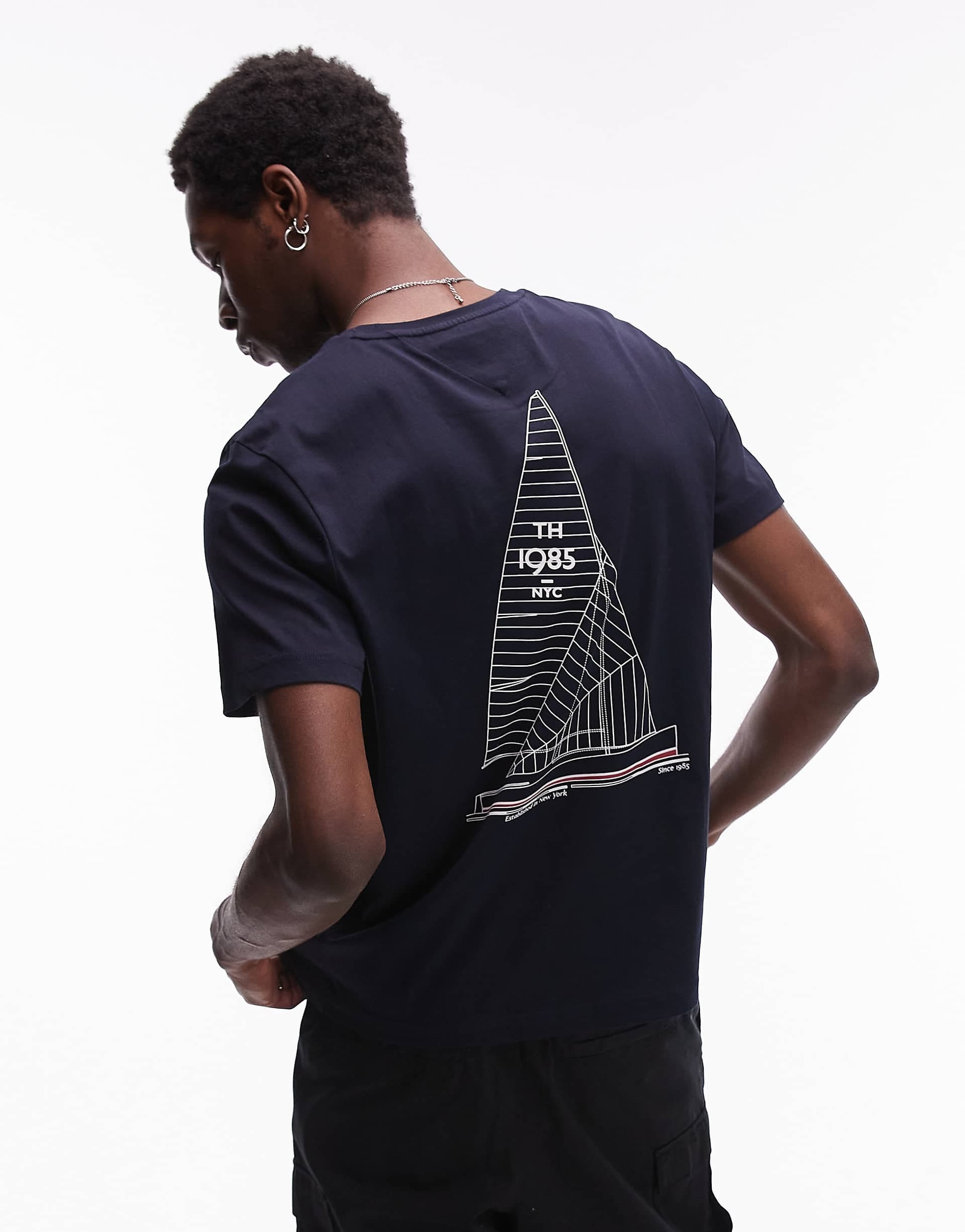 Tommy Hilfiger outline sailing t-shirt in navy