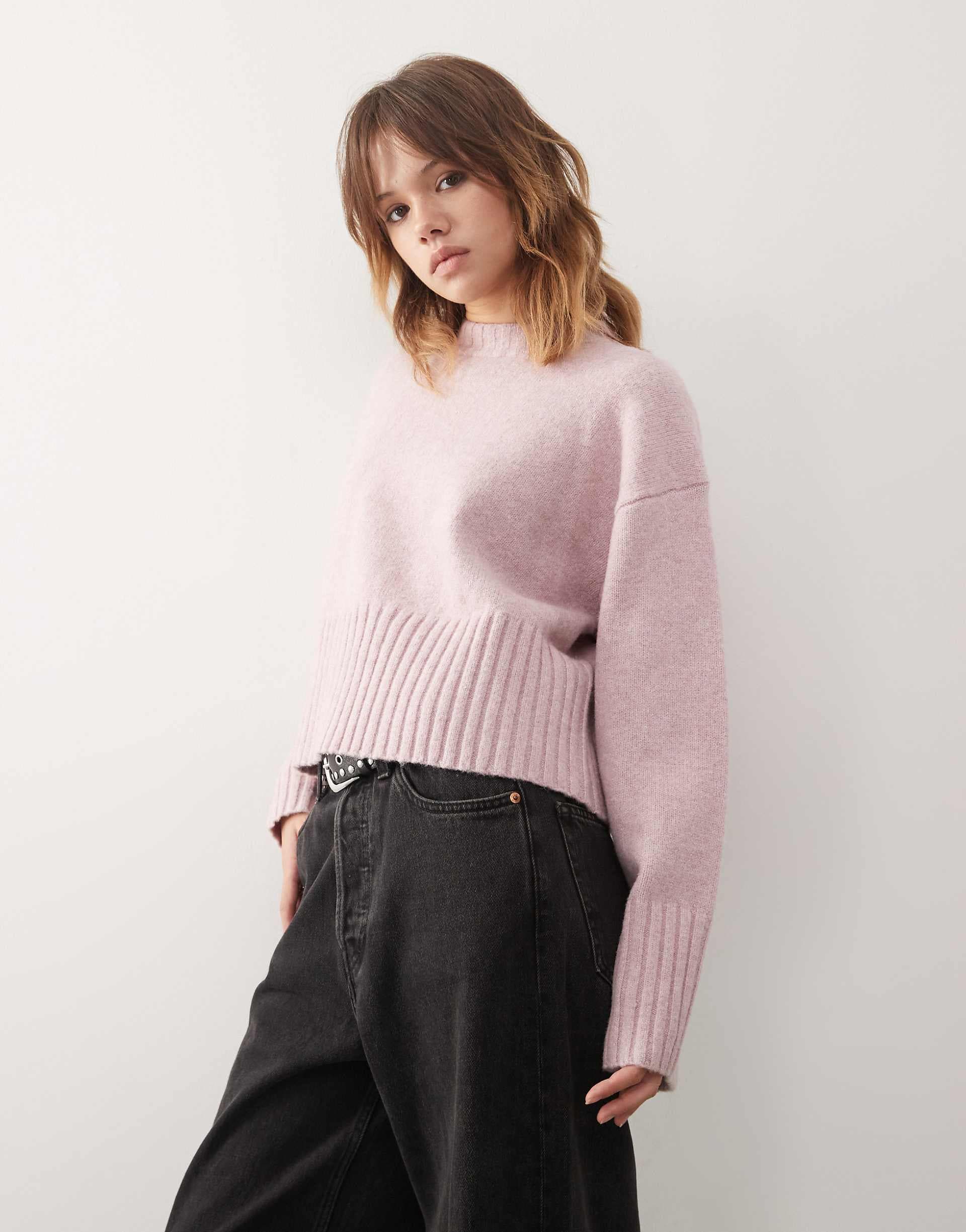 Monki crew neck knit sweater with ribbed cuffs and hem detailing in dusty pink