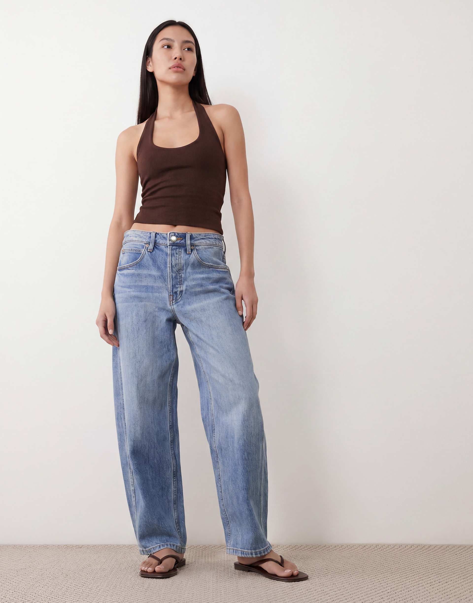 Good American good barrel jeans in mid blue wash