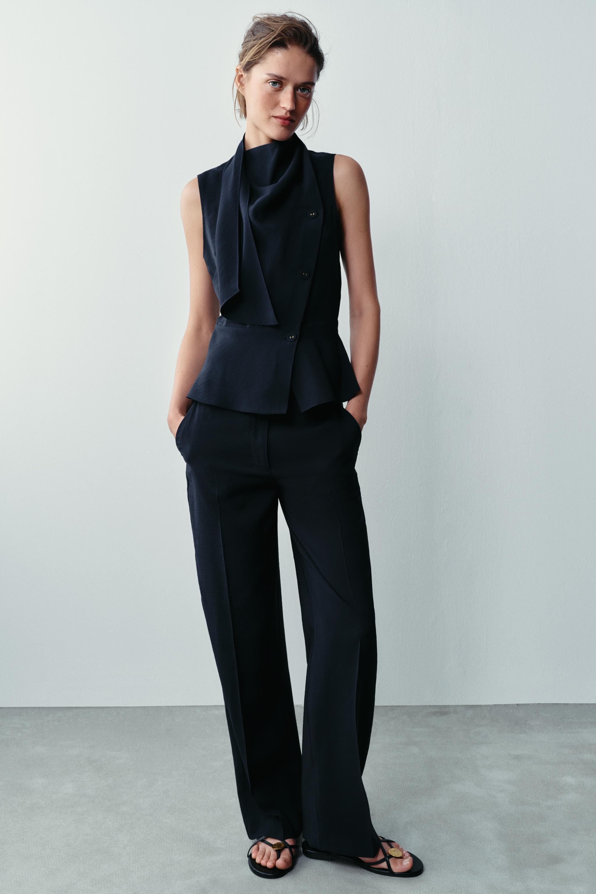 HIGH-WAIST STRAIGHT-LEG TROUSERS