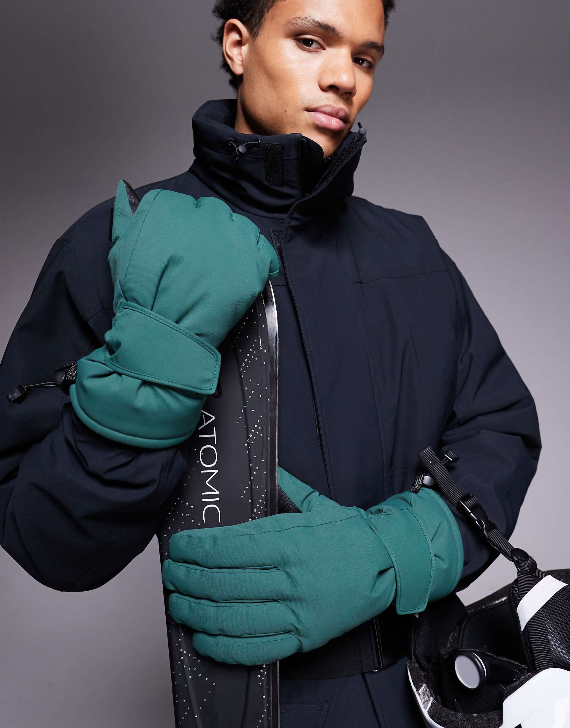 4505 Ski water repellent ski gloves with goggle wipe in dark green