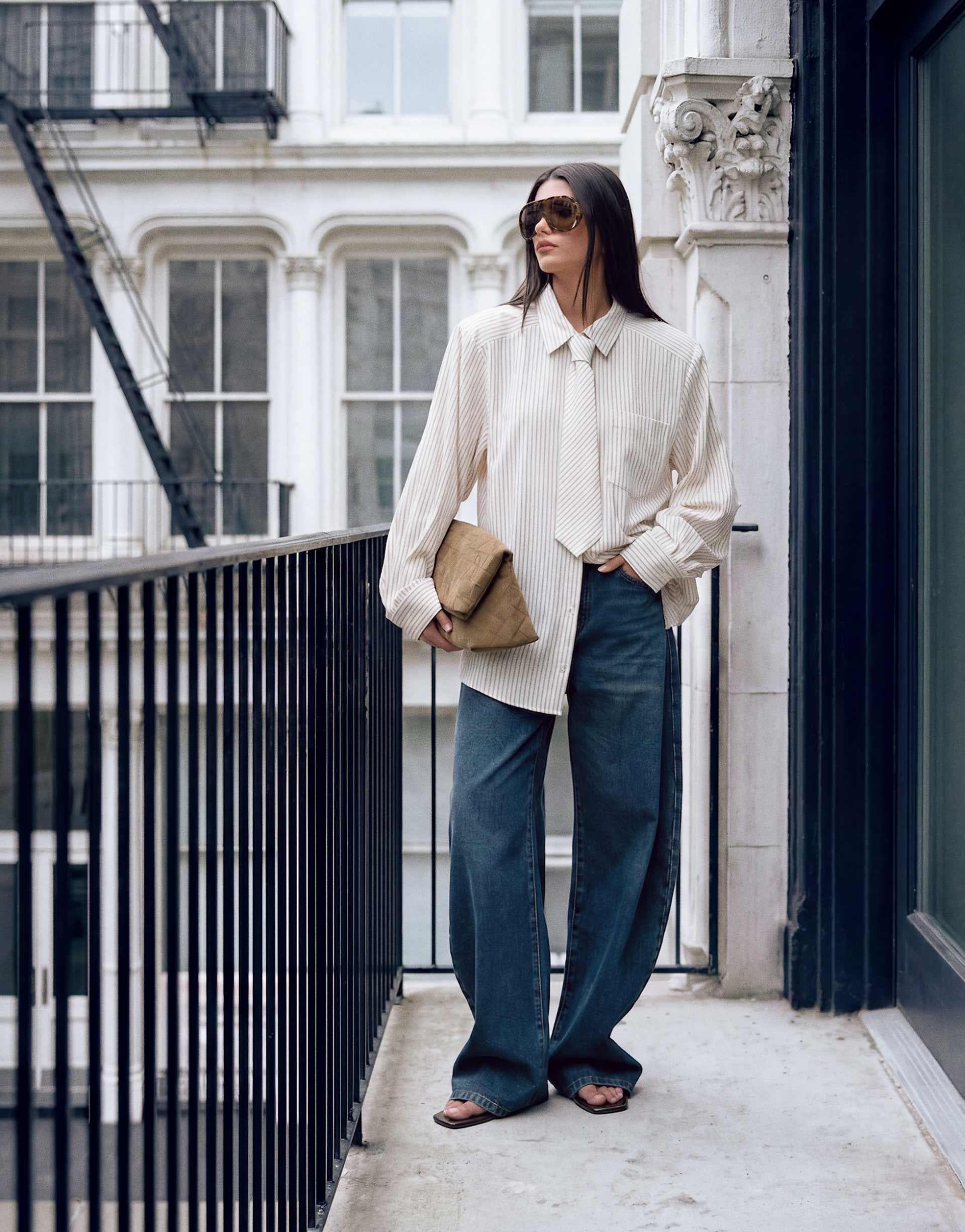 Lioness Horseshoe barrel leg jeans in washed indigo denim