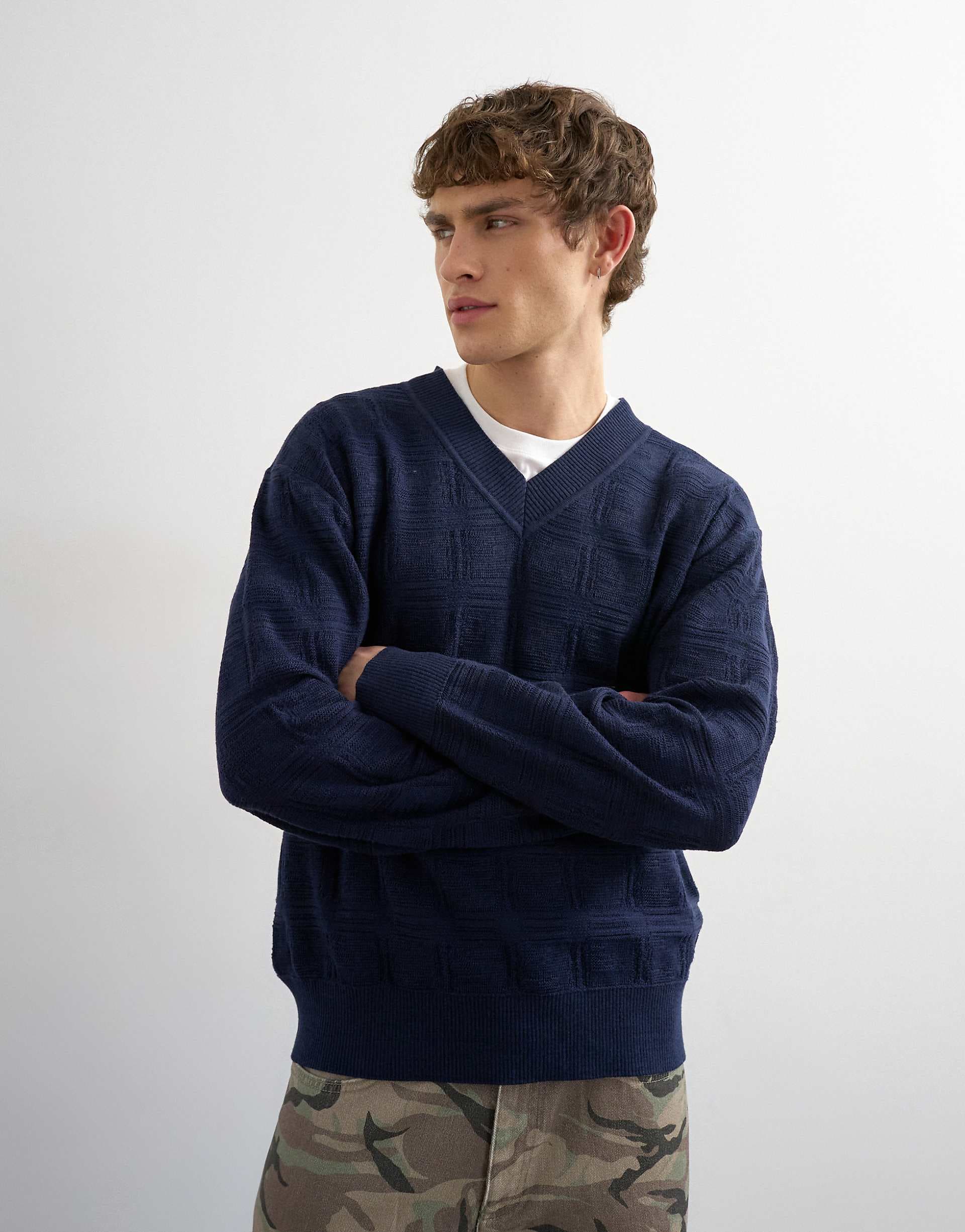 Topman relaxed fit knit v-neck sweater with texture in navy