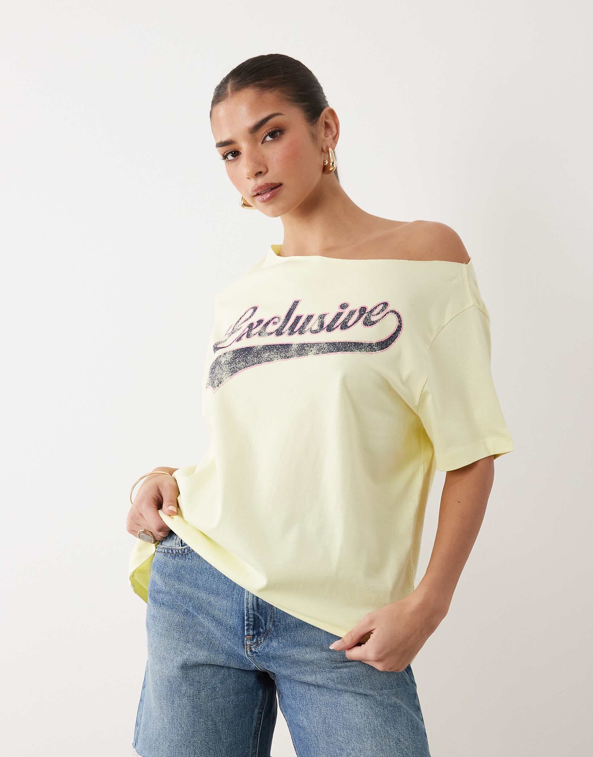 ASOS DESIGN Oversized T-shirt with exclusive graphic in red