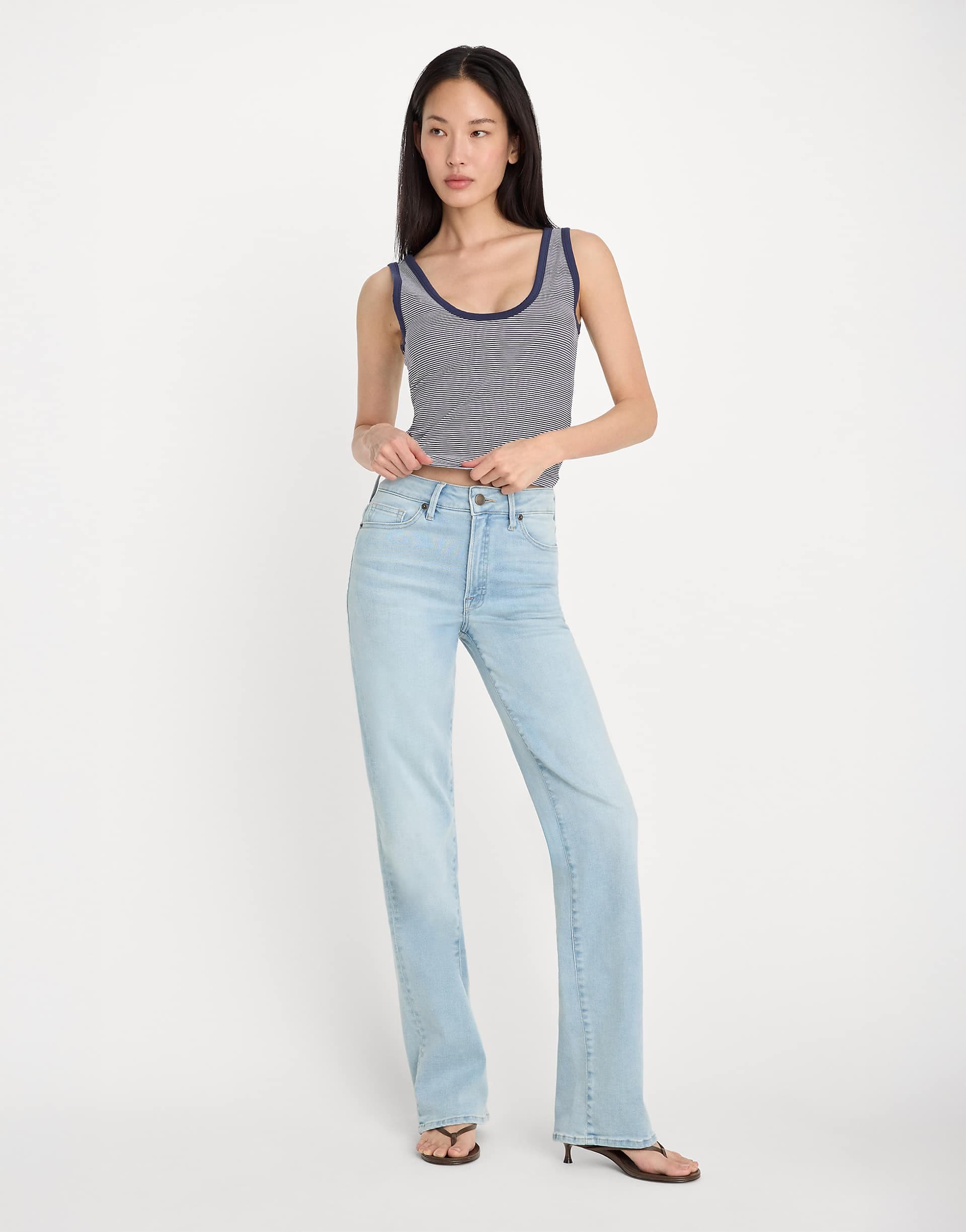 Good American soft tech good true straight jeans in light blue wash